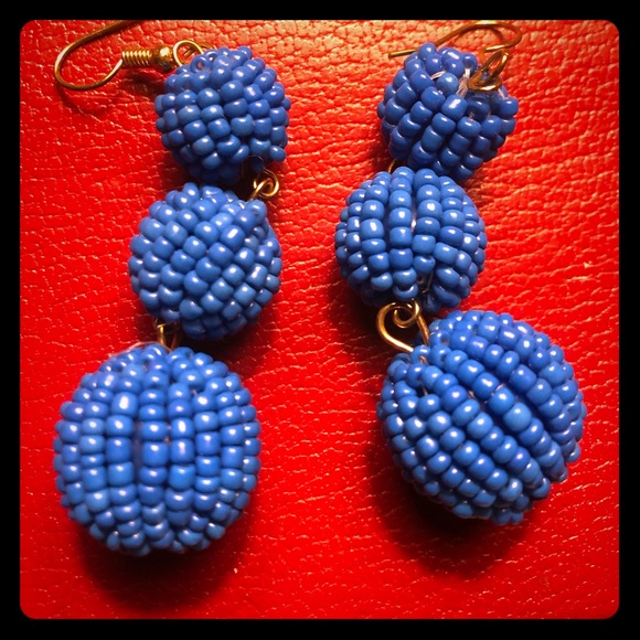 Blue beaded earrings - Picture 3 of 3